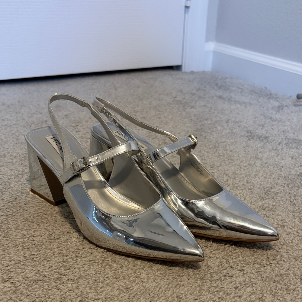 Steve Madden Metallic Silver Slingback Heels
